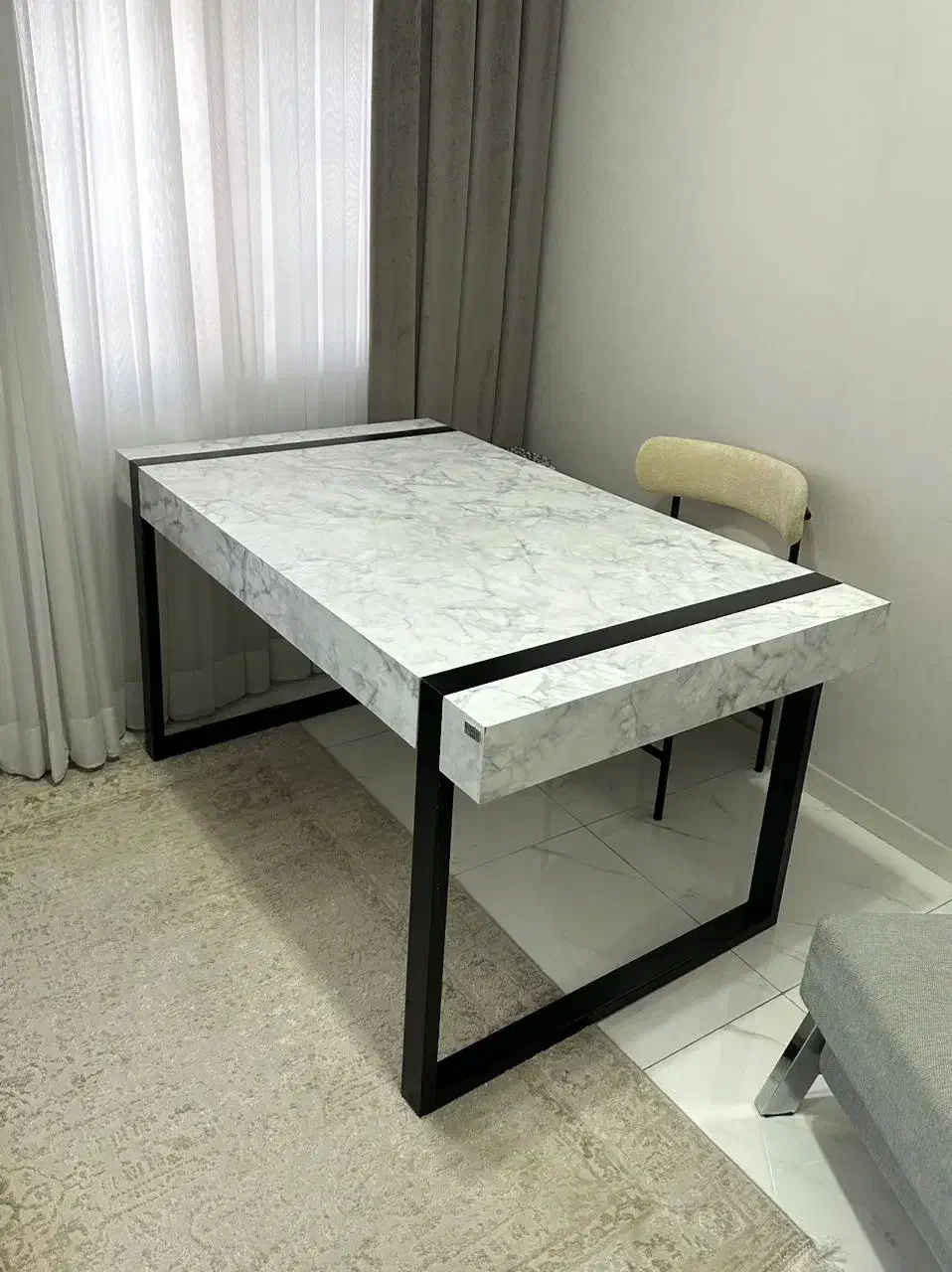 میز|میز تحریر و کامپیوتر|رشت, استادسرا|دیوار