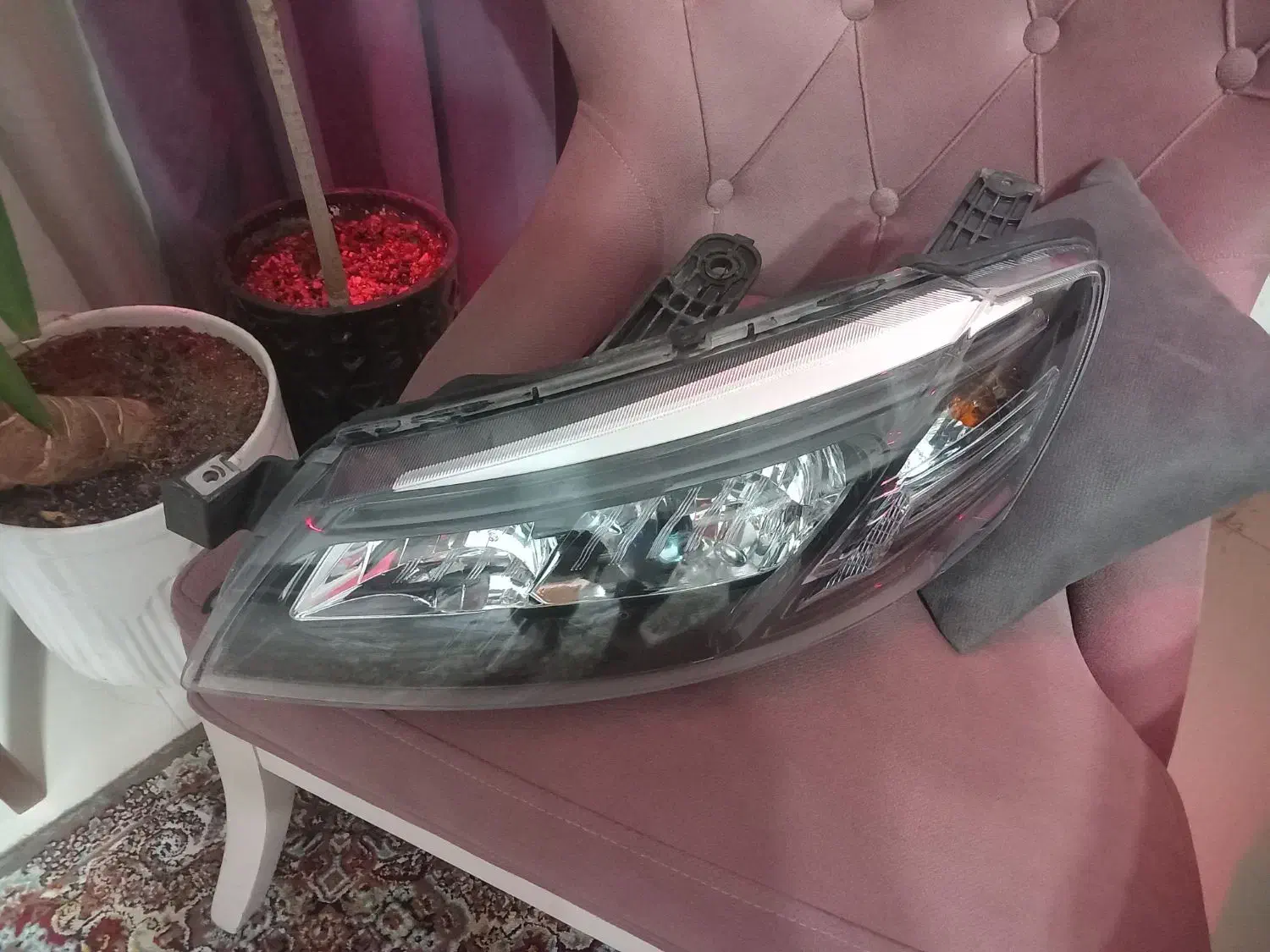 چراغ جلوی رانا پلاس|قطعات یدکی و لوازم جانبی|تهران, چیتگر شمالی|دیوار