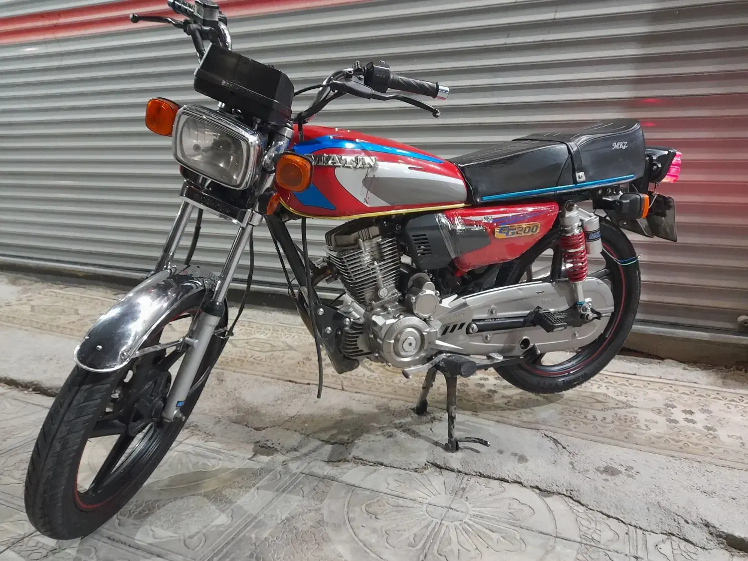 ۲۰۰مدل ۴۰۲|موتورسیکلت|مراغه, |دیوار