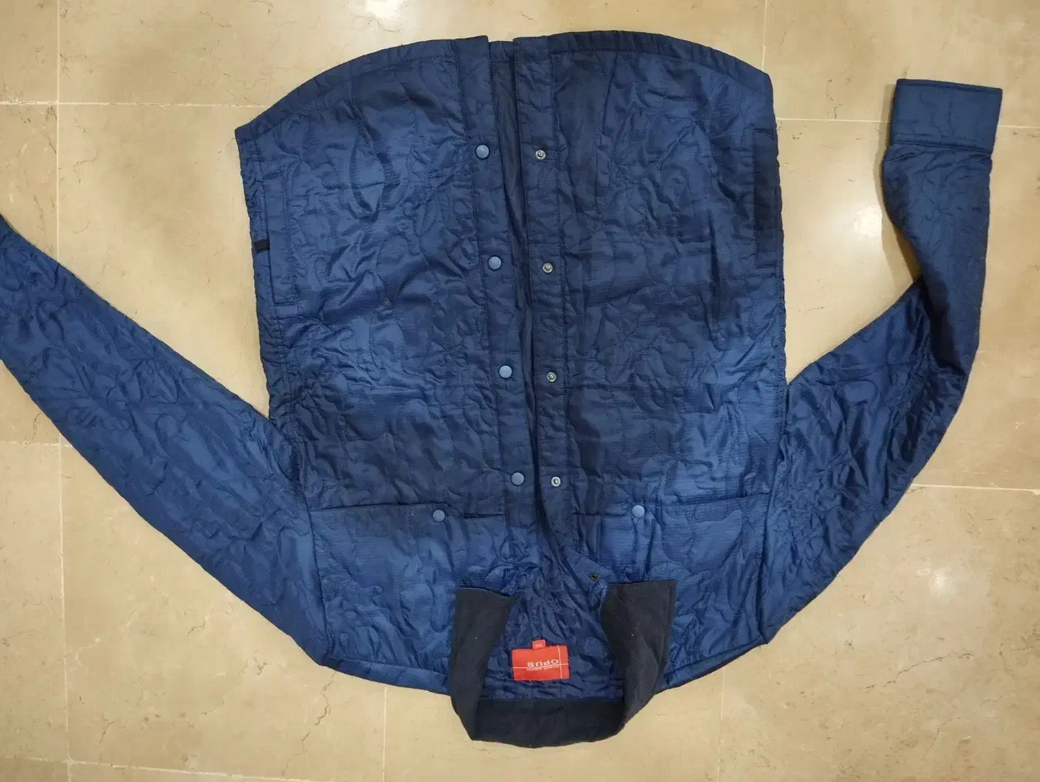 تعداد زیادی کاپشن و بارانی خارجی|لباس|تهران, ائمه اطهار|دیوار