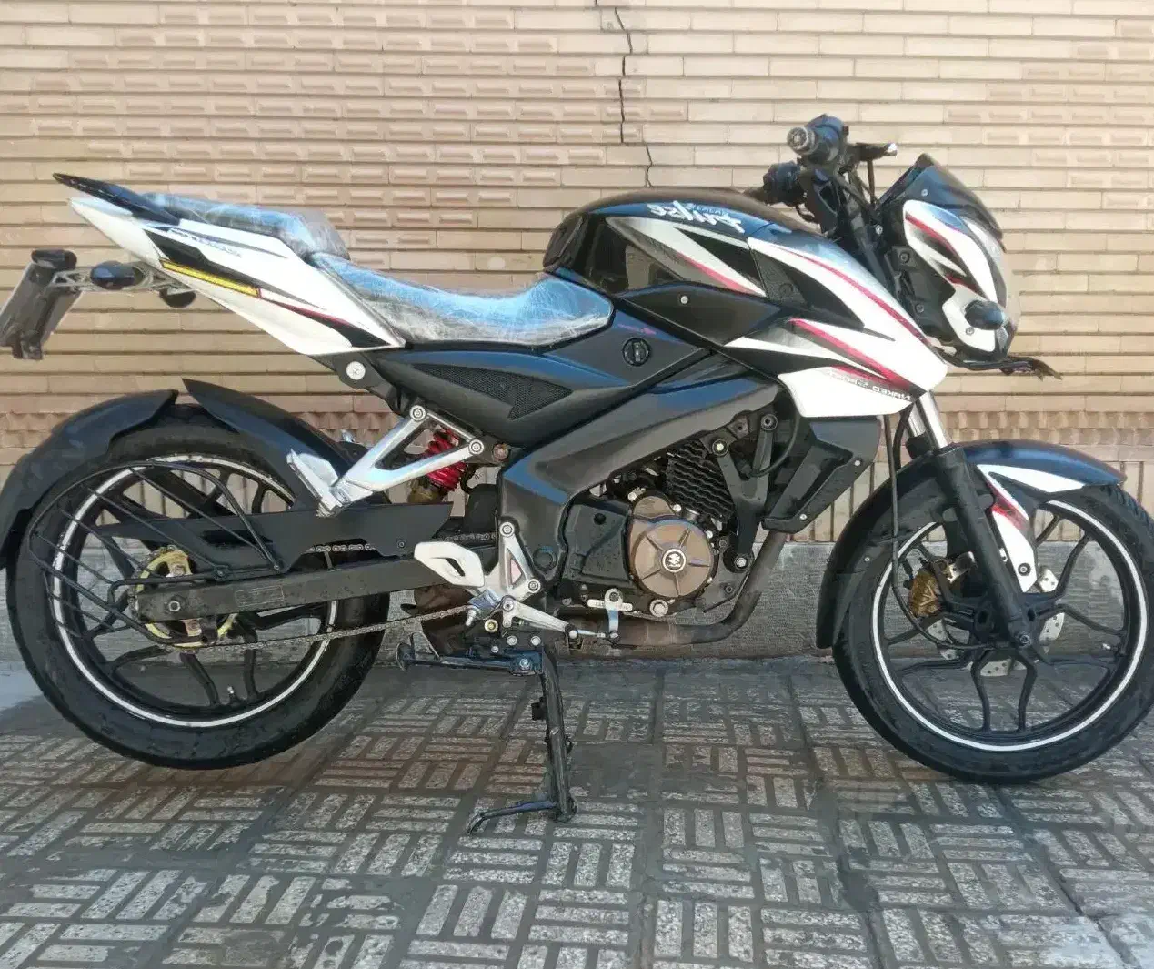 ns 150   ان اس سفید کم کار|موتورسیکلت|تهران, وحیدیه|دیوار