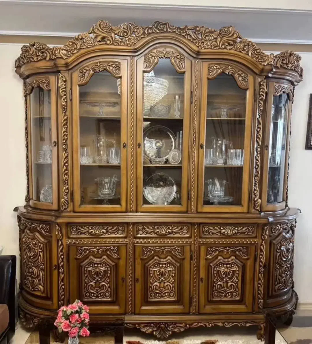 بوفه خاص و آنتیک تمام منبت دست|بوفه، ویترین، کنسول|تهران, دریاچه شهدای خلیج فارس|دیوار
