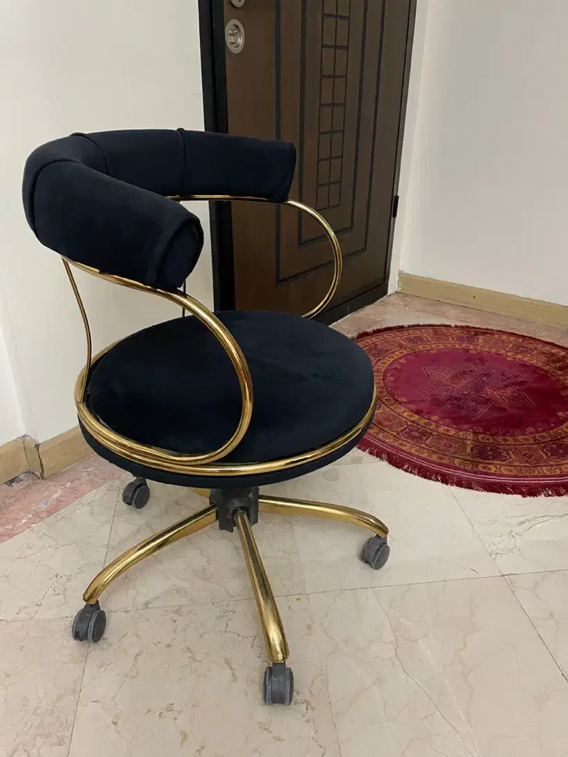 صندلی مدرنن جک دار و پایه چرخ دار|مبلمان اداری|تهران, لویزان|دیوار