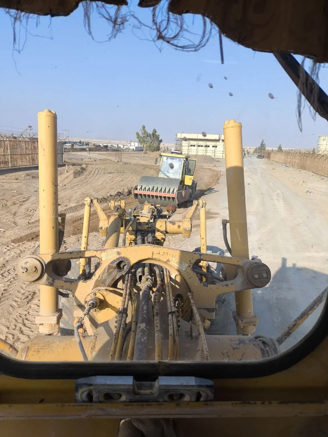 اجاره گریدر غلطک تکی هم اجاره داده میشود|خدمات حمل و نقل|قم, خداکرم|دیوار