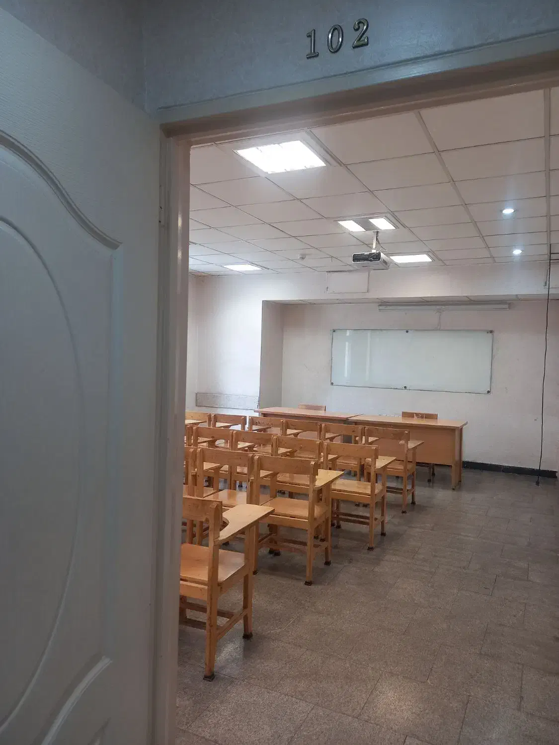 کارمند خانم|استخدام آموزشی|تهران, صد دستگاه|دیوار