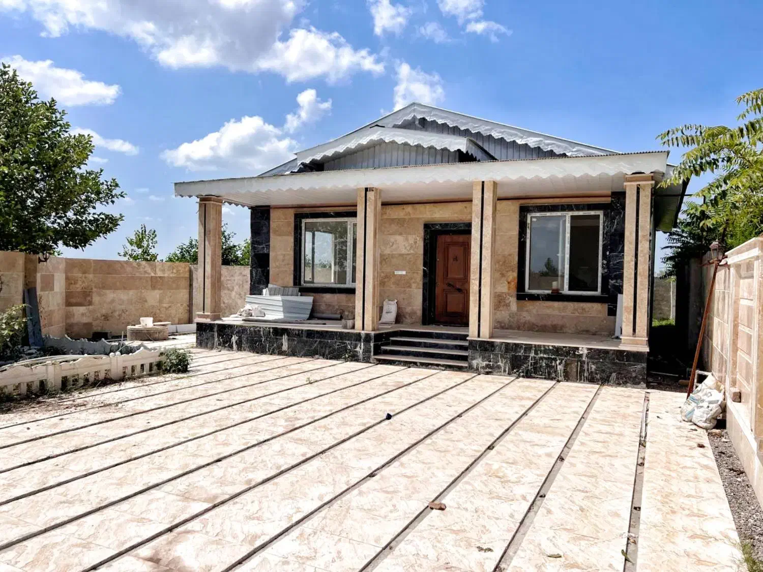 ویلای 380متری نوساز در لوکیشنی دنج و خوش آب و هوا|فروش خانه و ویلا|رشت, بازار|دیوار