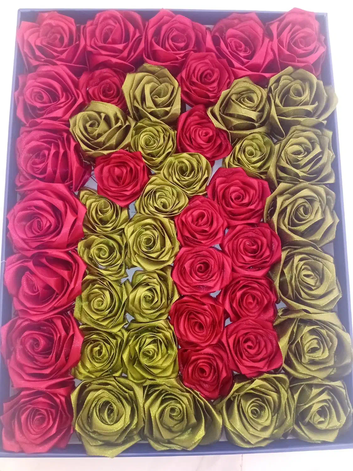 گل رز|گل مصنوعی|بومهن, |دیوار