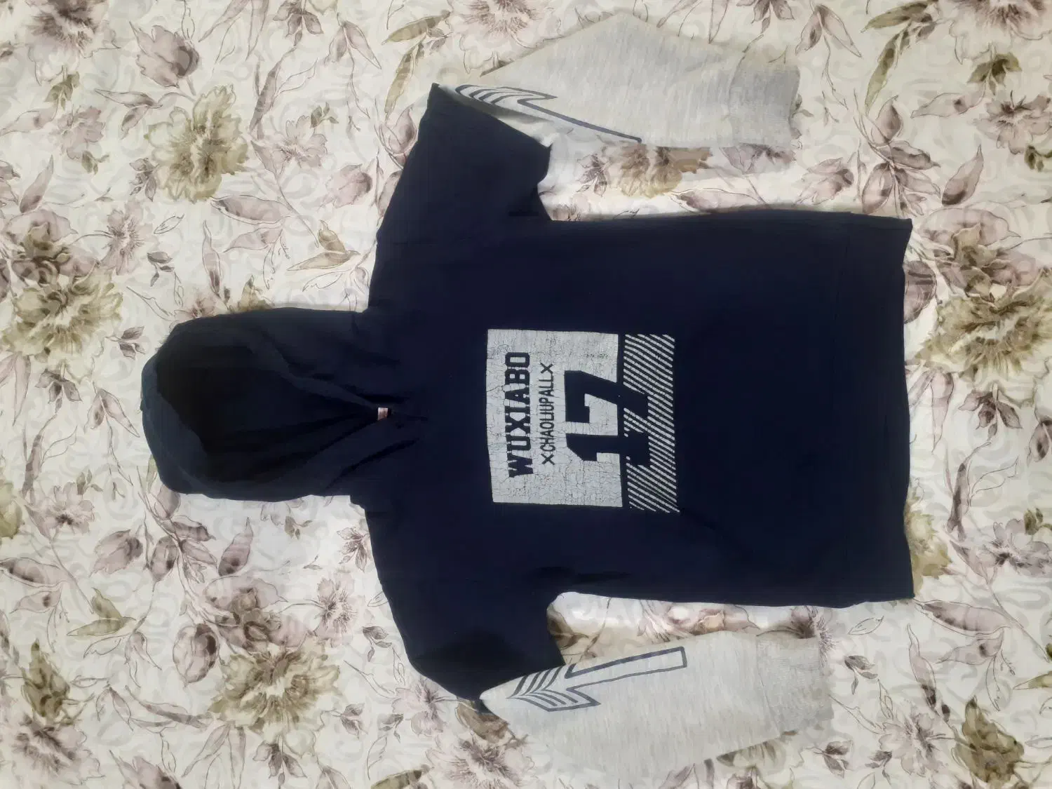 هودی و لباس گرم بچه|کفش و لباس بچه|شاهین‌شهر, فردوسی|دیوار