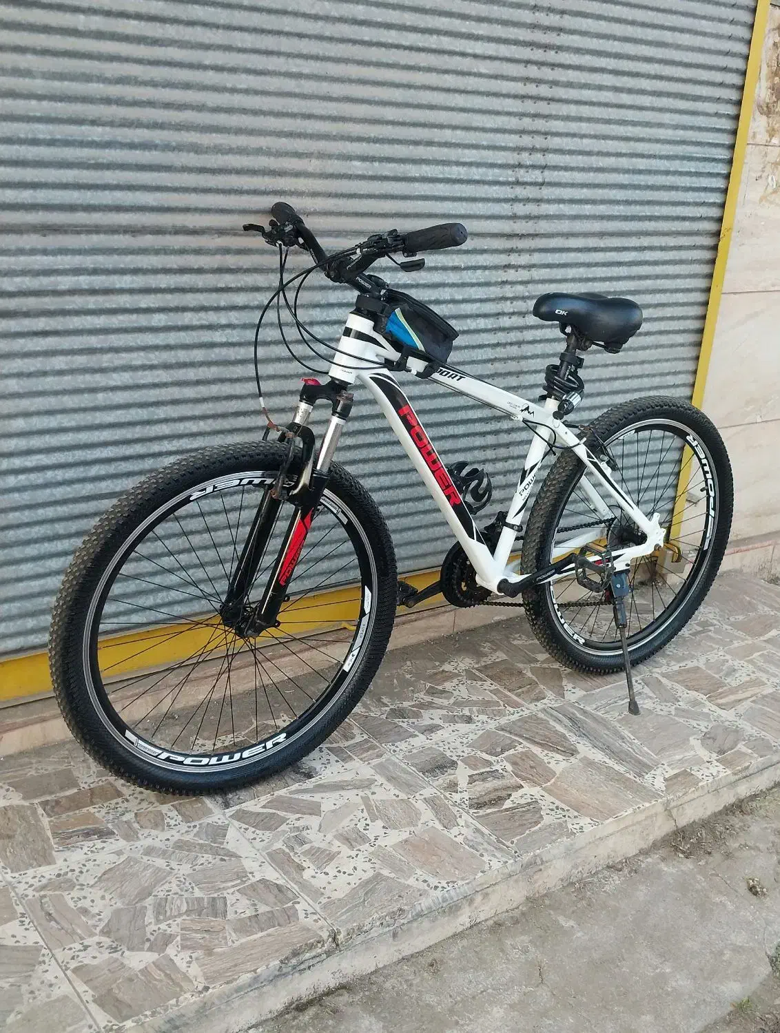 ۲۶ دوچرخه سایز ۲۷/۵ برند پاور سفید مشکی در حد نو|دوچرخه، اسکیت، اسکوتر|رشت, گلسار|دیوار
