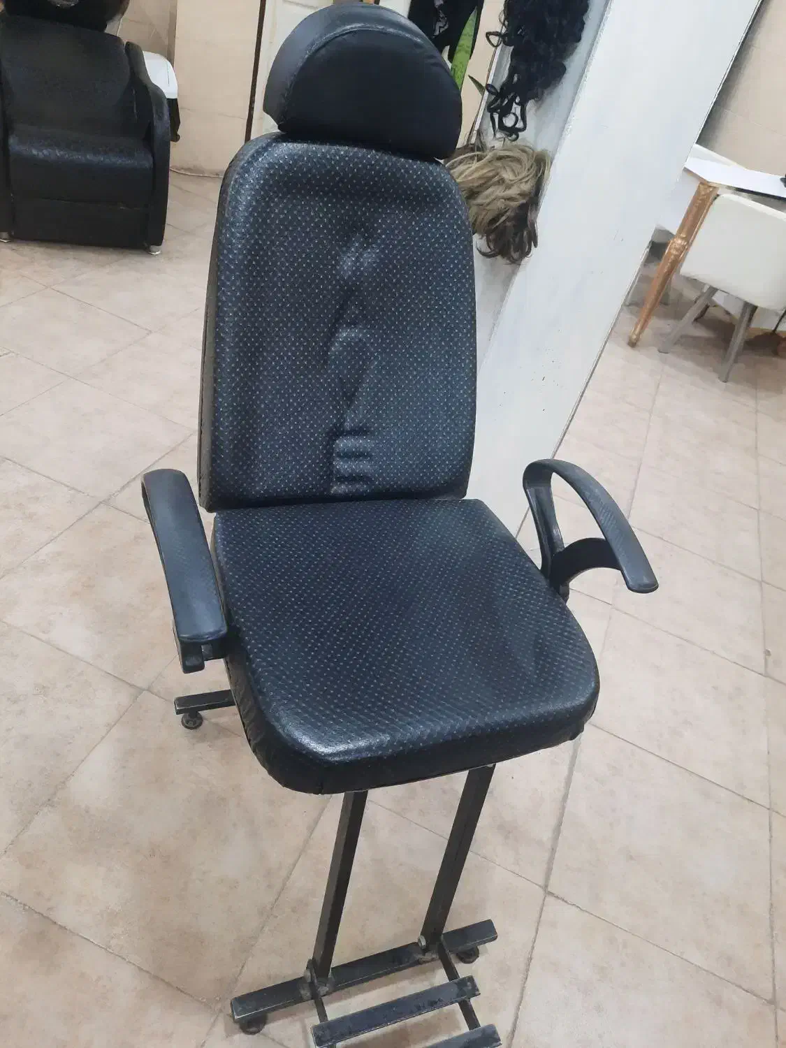 فروش تعدادی وسایل با قیمت بی نظیر|صندلی و نیمکت|کرمان, |دیوار