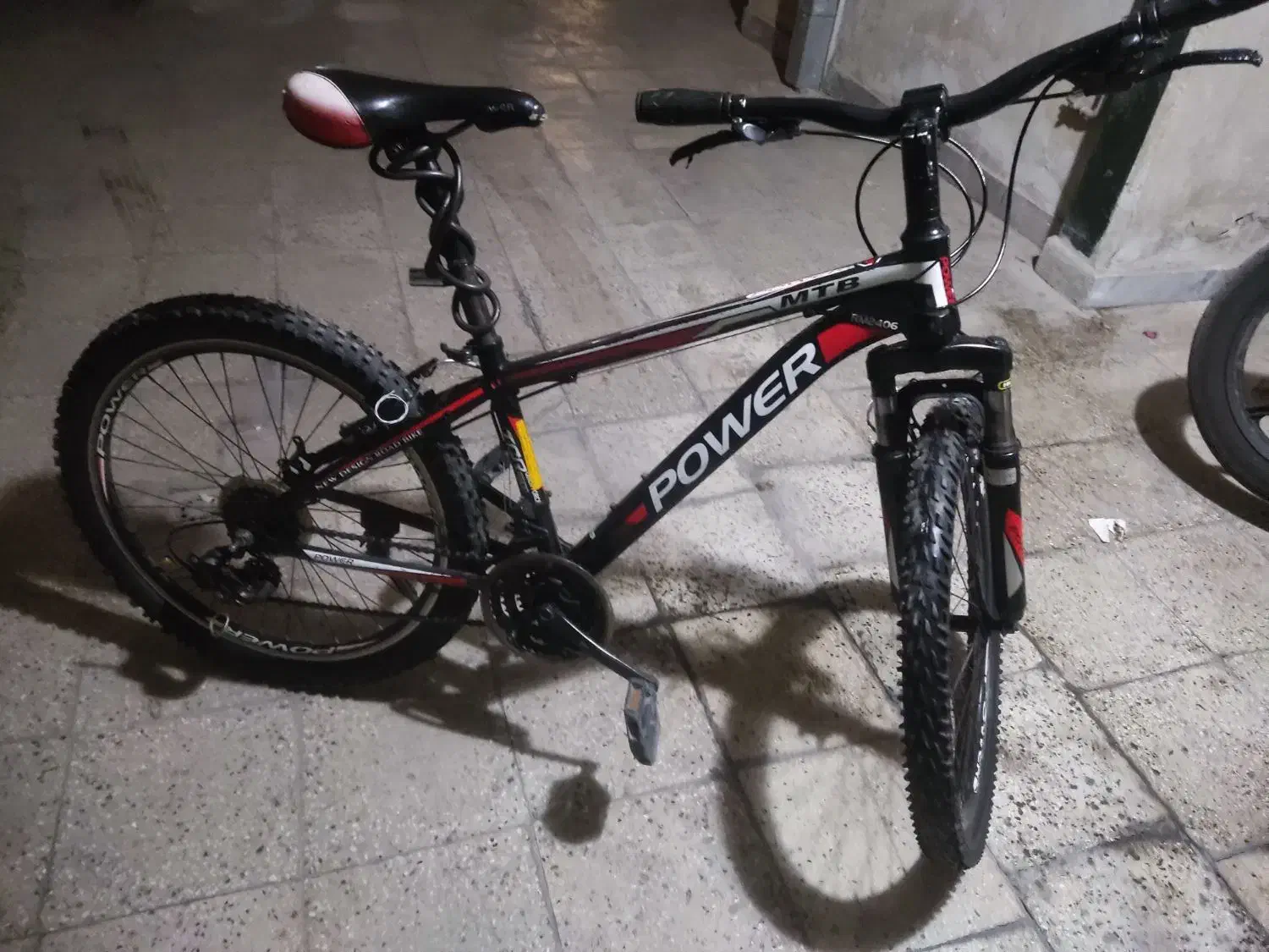 دوچرخه|دوچرخه، اسکیت، اسکوتر|ری, شهادت|دیوار