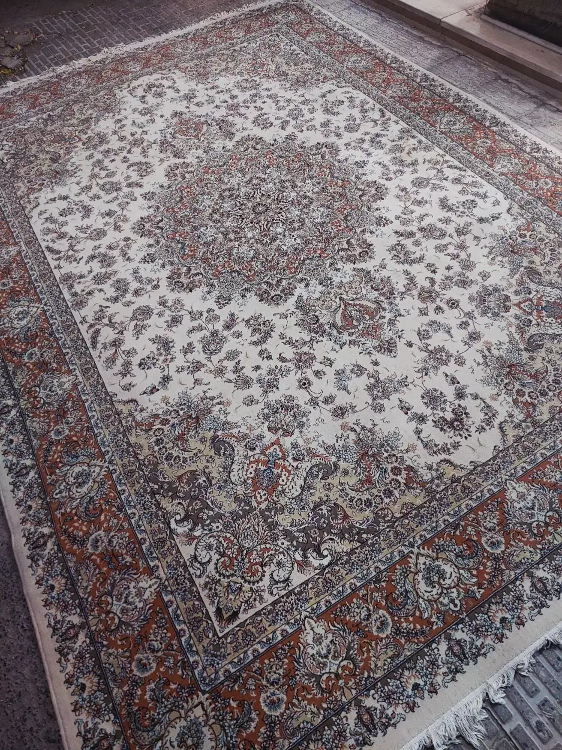 فرش رضاقهرمانی ۱۲و۹متری ۷۰۰شانه تراکم۲۵۵۰ درحدنو|فرش|اراک, |دیوار