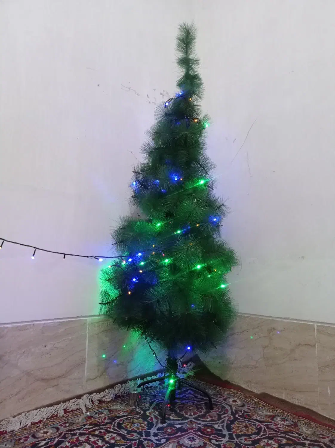 فروش درخت کریسمس|گل مصنوعی|شیراز, گود خزینه|دیوار