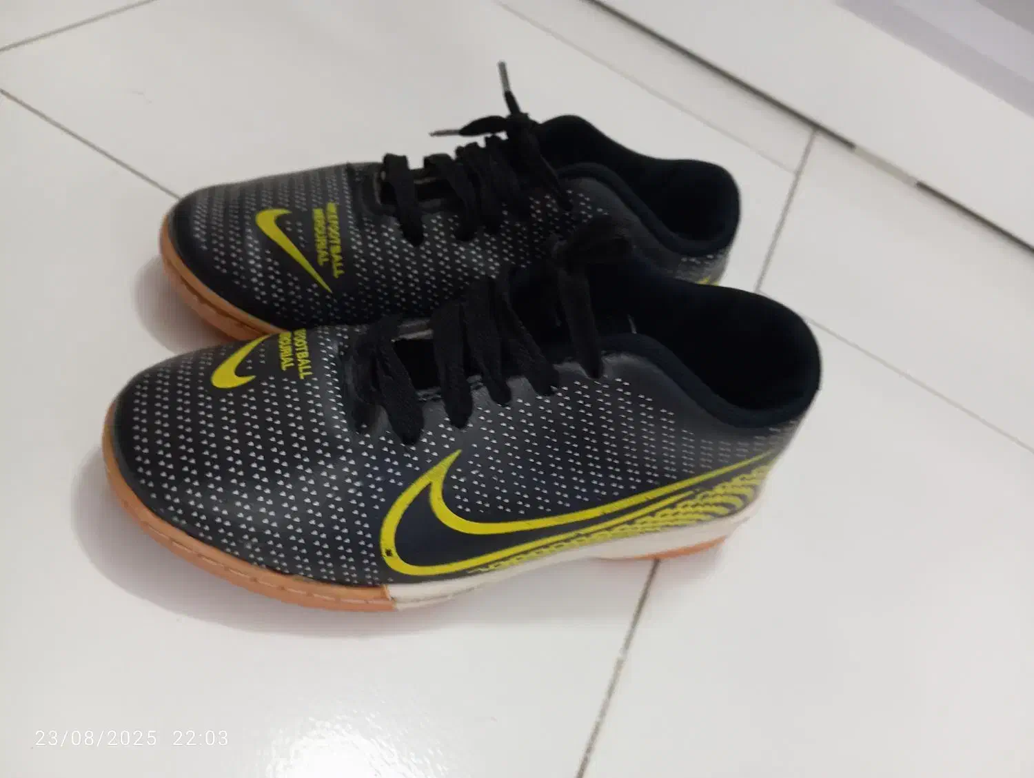 کتونی سالنی، سالم و نو|کفش و لباس بچه|قائم‌شهر, |دیوار