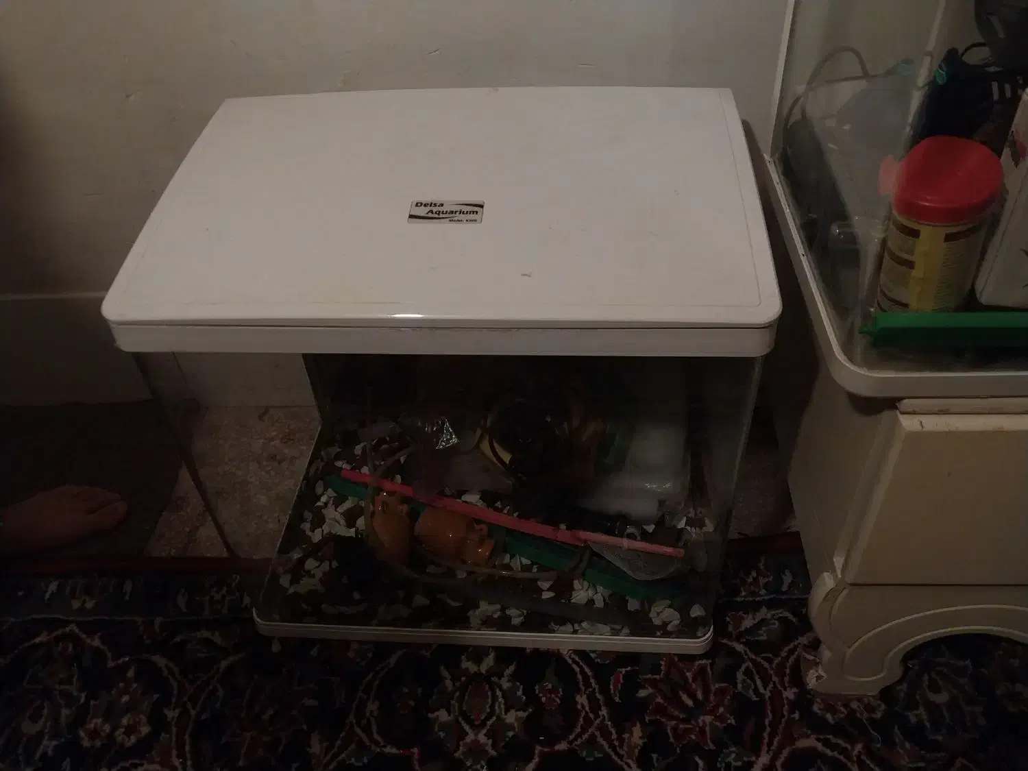 دو عدد آکواریوم.شرکتی.۶۰در ۶۰..و اون یکی ۶۰در ۵۰|ماهی|گلپایگان, |دیوار