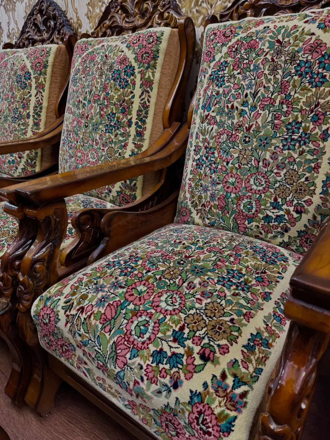 مبل قالی|مبلمان خانگی و میز عسلی|سیرجان, |دیوار