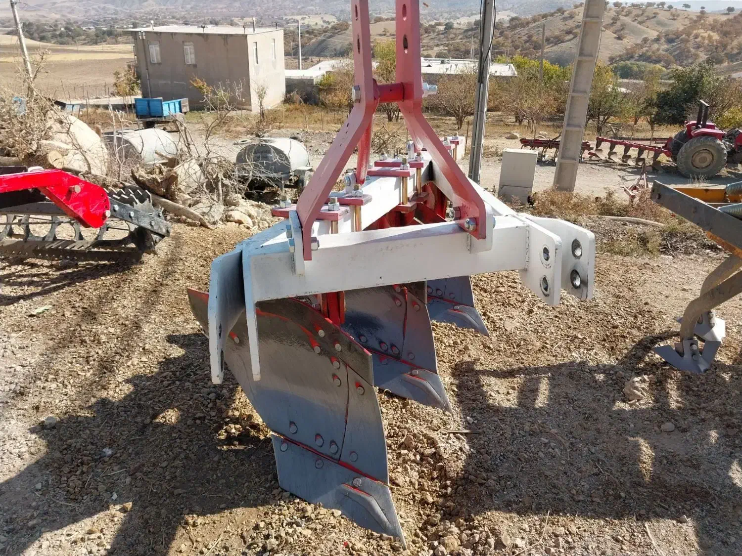 گاو آهن سه خیش|ماشین‌آلات صنعتی|گهواره, |دیوار