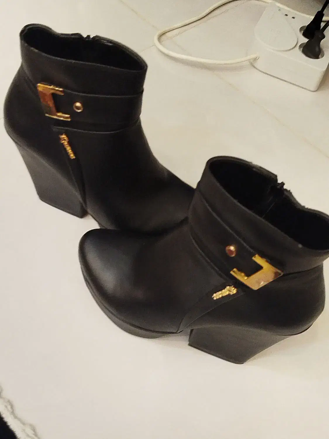 نیم پوت|کیف، کفش، کمربند|هشتگرد, شهرک کوثر|دیوار