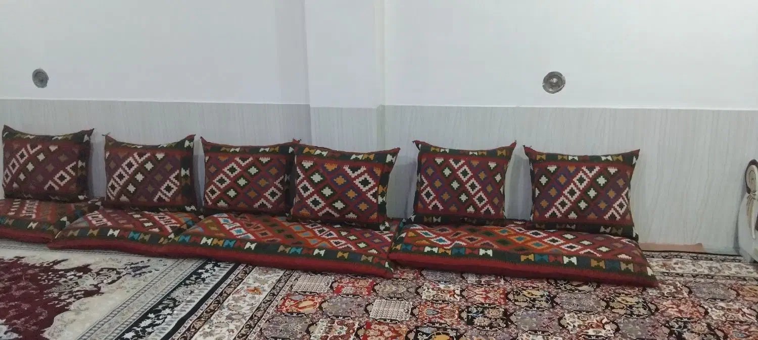 پشتی و کناره دست باف|گلیم، جاجیم، گبه|لردگان, |دیوار