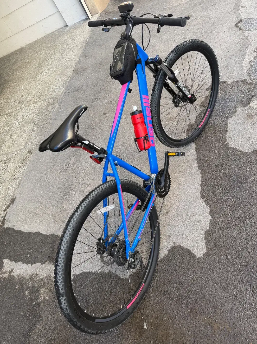 دوچرخه بنلی سایز ۲۹ خوش رنگ|دوچرخه، اسکیت، اسکوتر|شیراز, قدوسی شرقی|دیوار