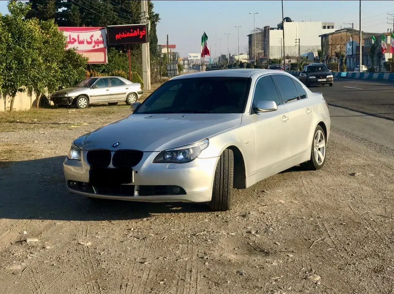 بی ام‌و ۵۲۰|خودرو سواری و وانت|عباس‌آباد, |دیوار