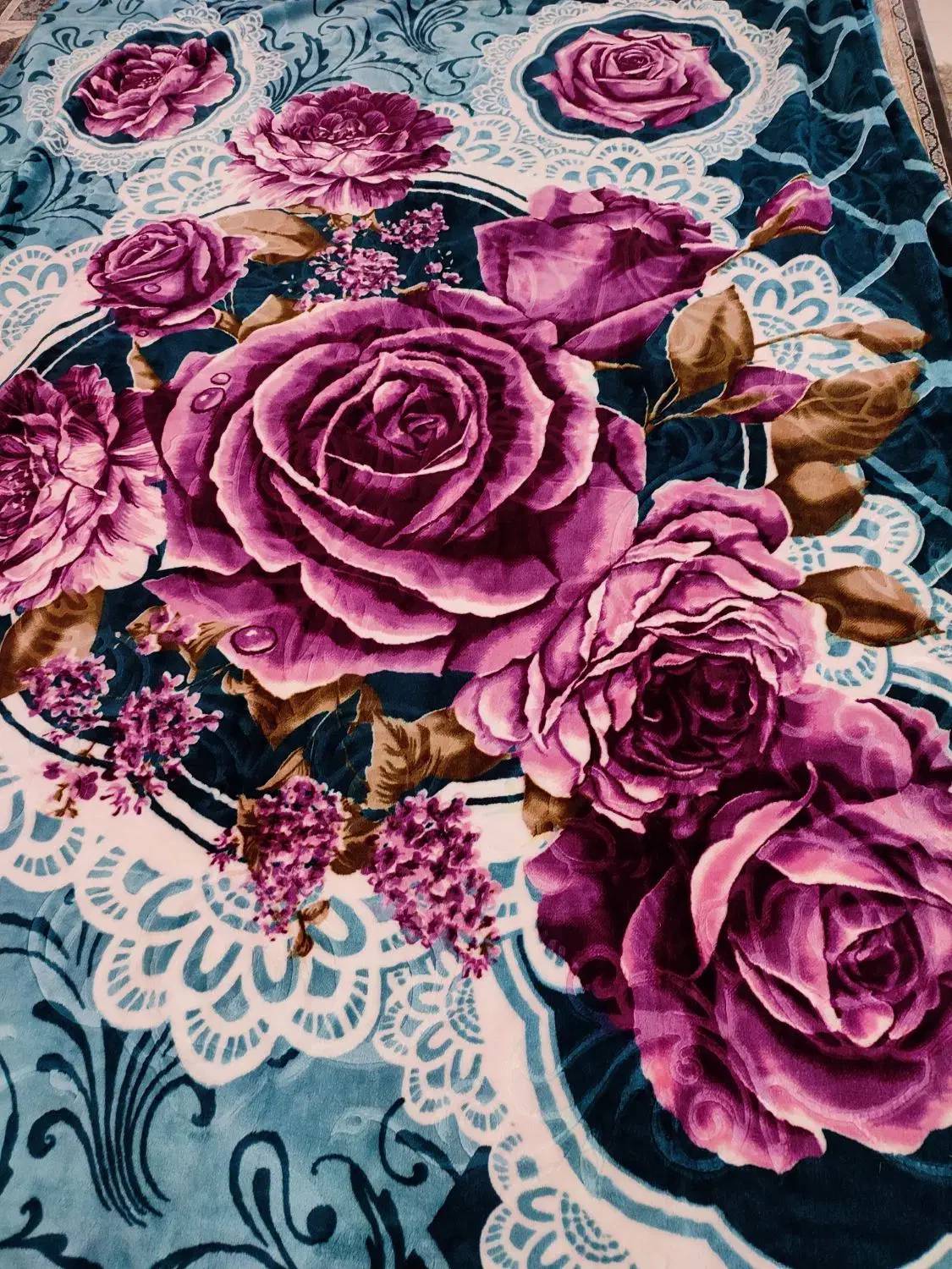 پتو گلبافت و پتو مسافرتی|رختخواب، بالش، پتو|ساوه, |دیوار