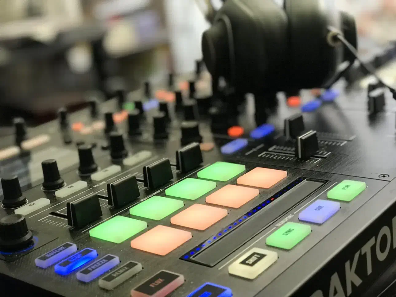 دستگاه دی جی تراکتور اس ۸|آلات موسیقی|کرمان, |دیوار