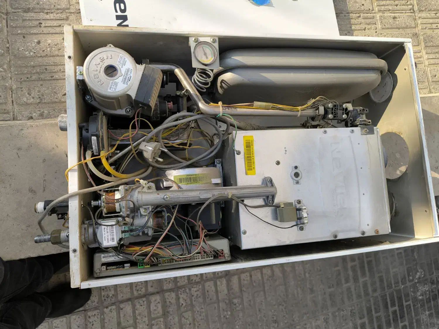 تعمیر و سرویس انواع پکیج و کولر گازی و داکت اسپیلت|آبگرمکن، پکیج، شوفاژ|تهران, حافظیه|دیوار