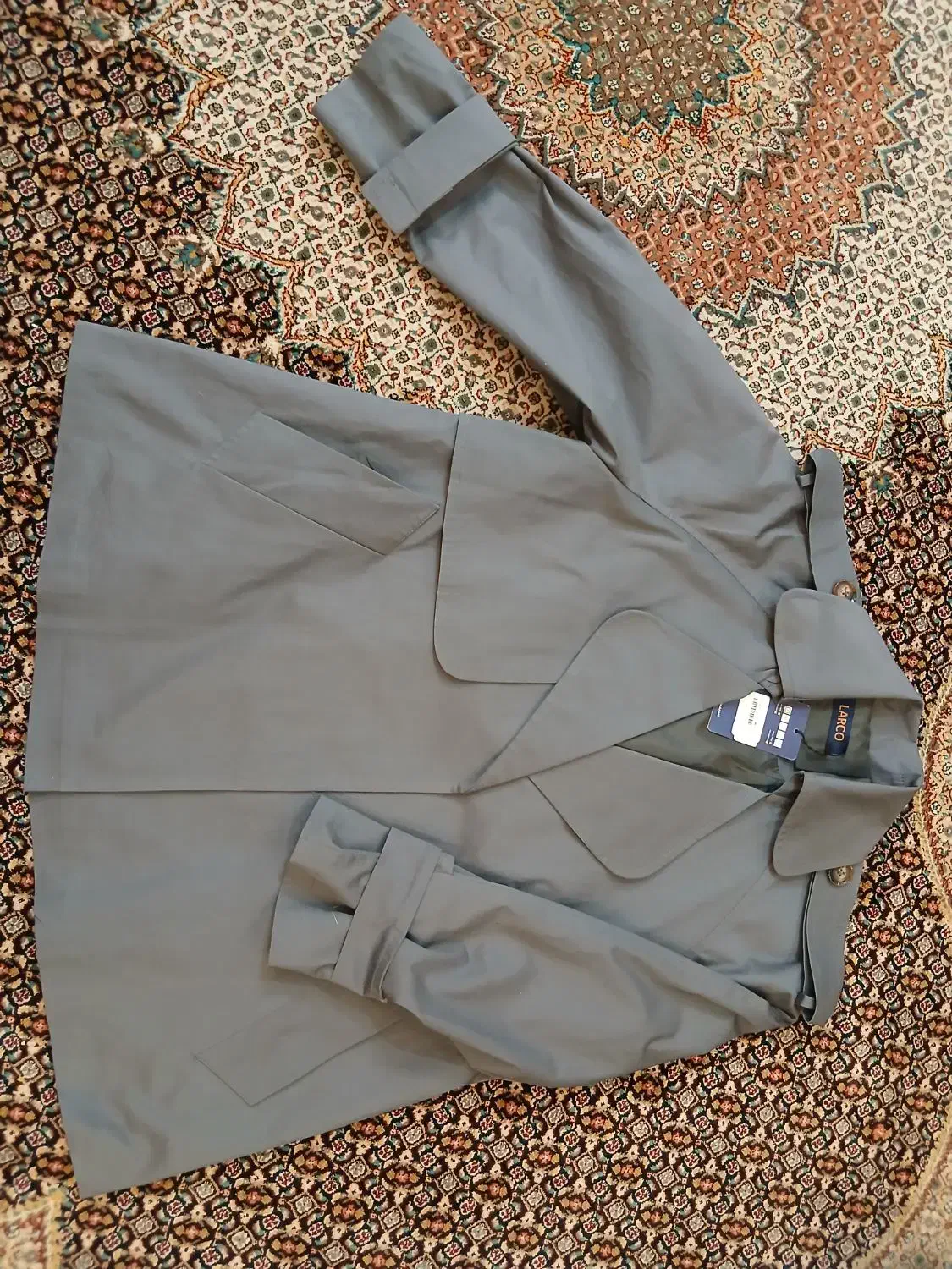 بارونی و شومیز|لباس|فولادشهر, C1|دیوار