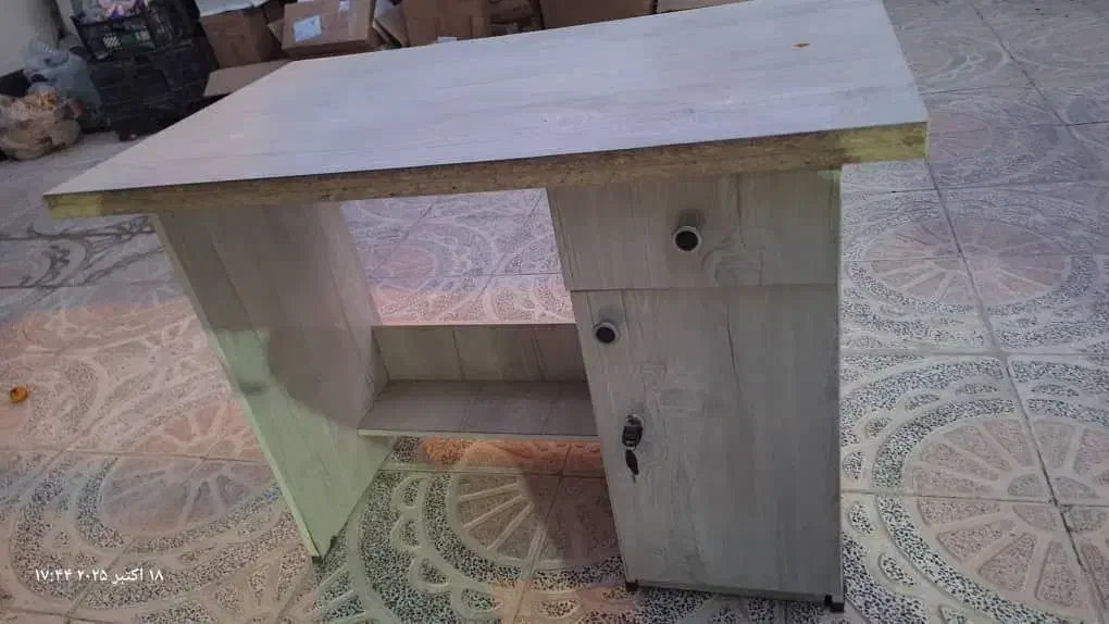 میز تحریر، یا کامپیوتر|میز تحریر و کامپیوتر|مرودشت, فرهنگ|دیوار