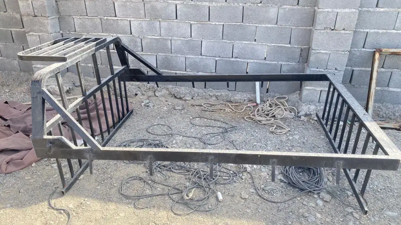 نبشی سایپا و مخزن|ابزارآلات|قلعه گنج, |دیوار