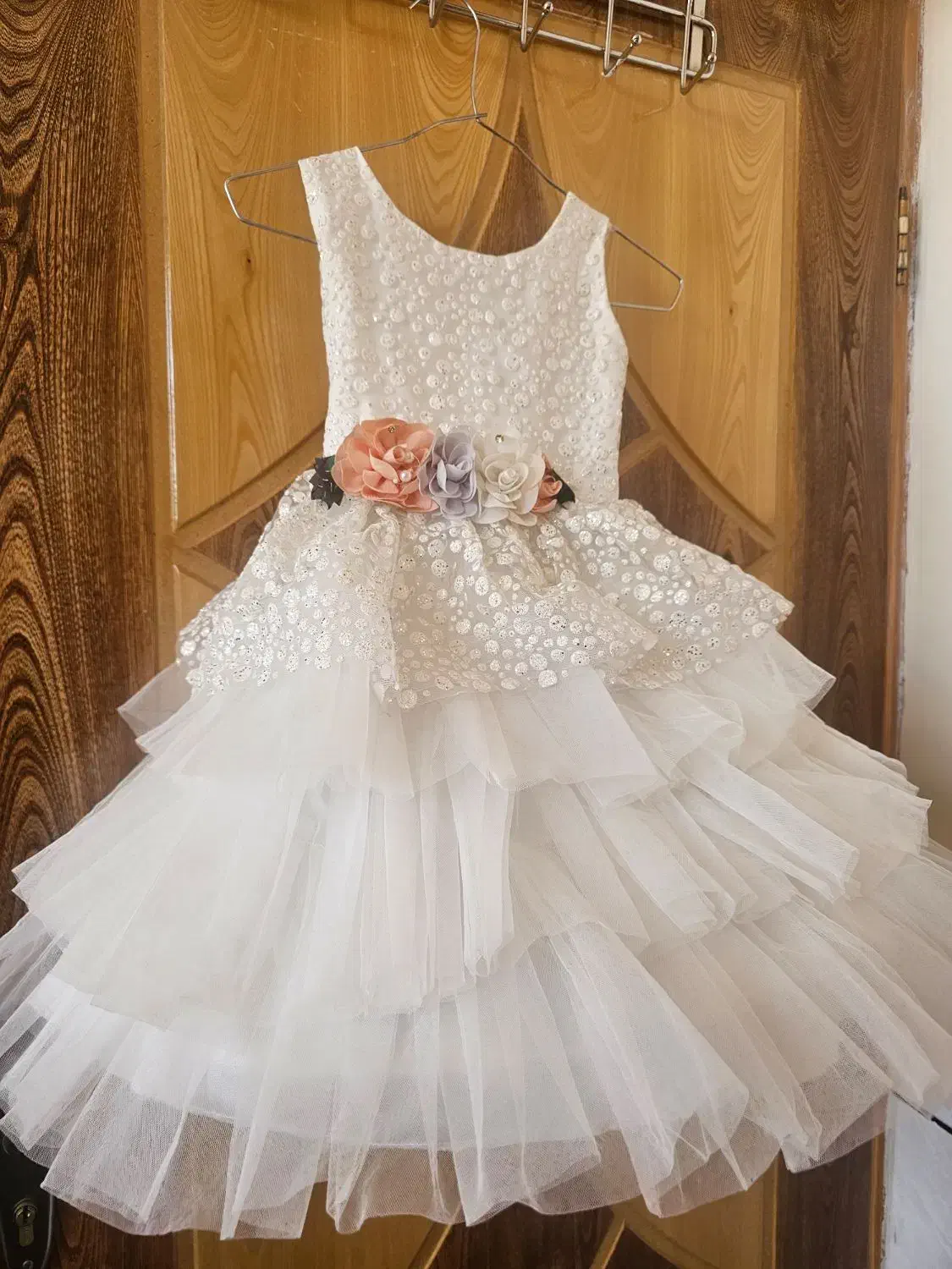 لباس مجلسی|لباس|لنجان, |دیوار