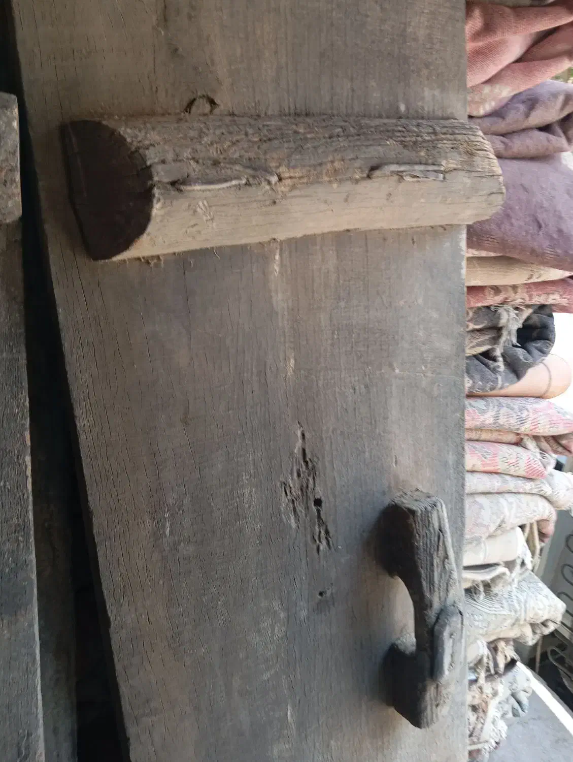 درب چوبی قدیمی|کلکسیون اشیاء عتیقه|تهران, امین حضور|دیوار