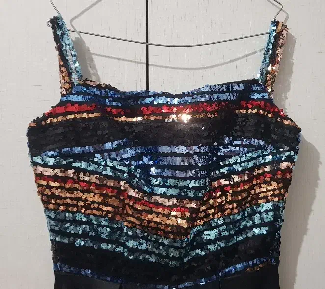 لباس مجلسی|لباس|رشت, کاکتوس|دیوار