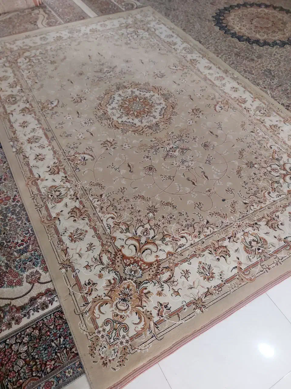 فرش ۶ متری  تک|فرش|نیشابور, ۲۲ بهمن|دیوار