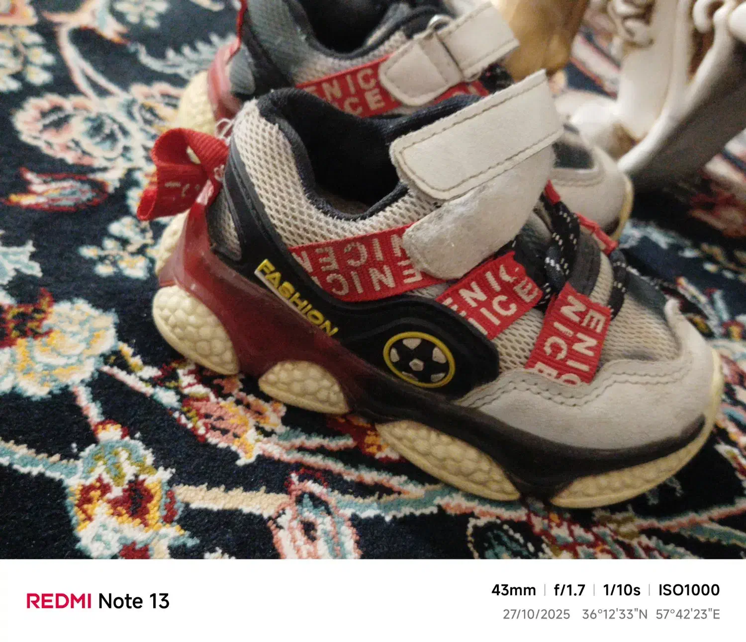 تعدادی کفش. زنانه و بچه گانع|کیف، کفش، کمربند|سبزوار, شرق کال عیدگاه|دیوار