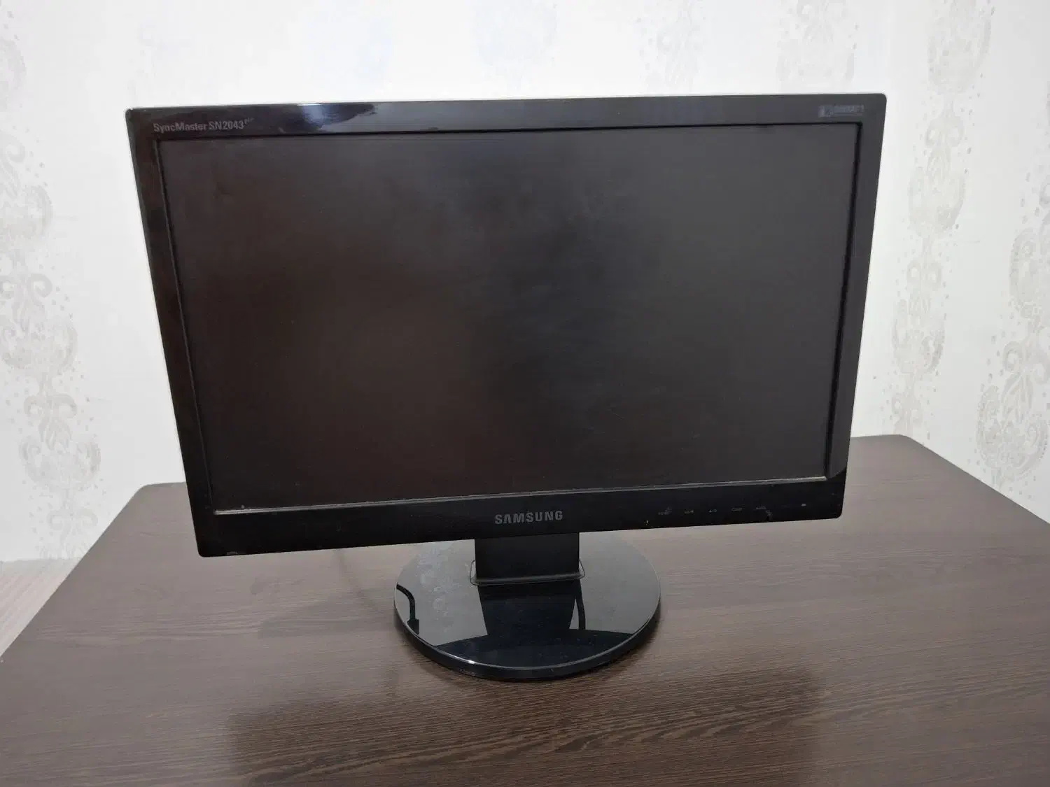 مانیتور 19اینچ و کیس و کیبورد سالم هست|رایانه رومیزی|اهواز, منبع اب|دیوار