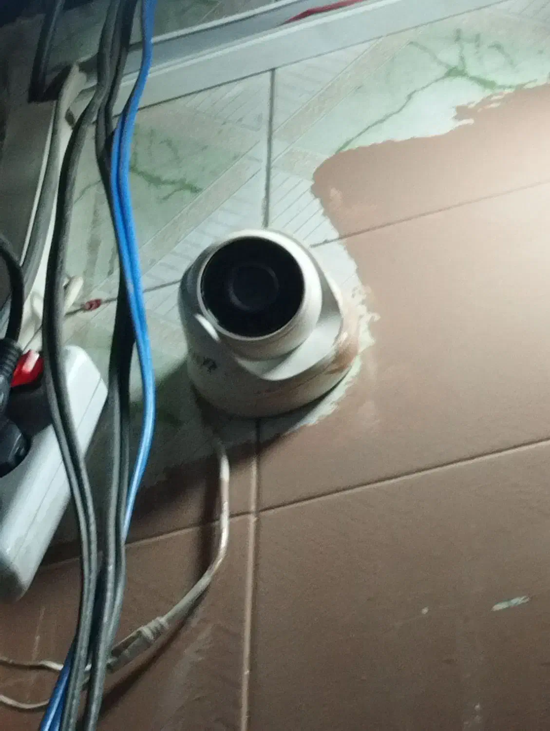 دوربین مدار بسته|دوربین مداربسته|شیراز, کوشک میدان|دیوار