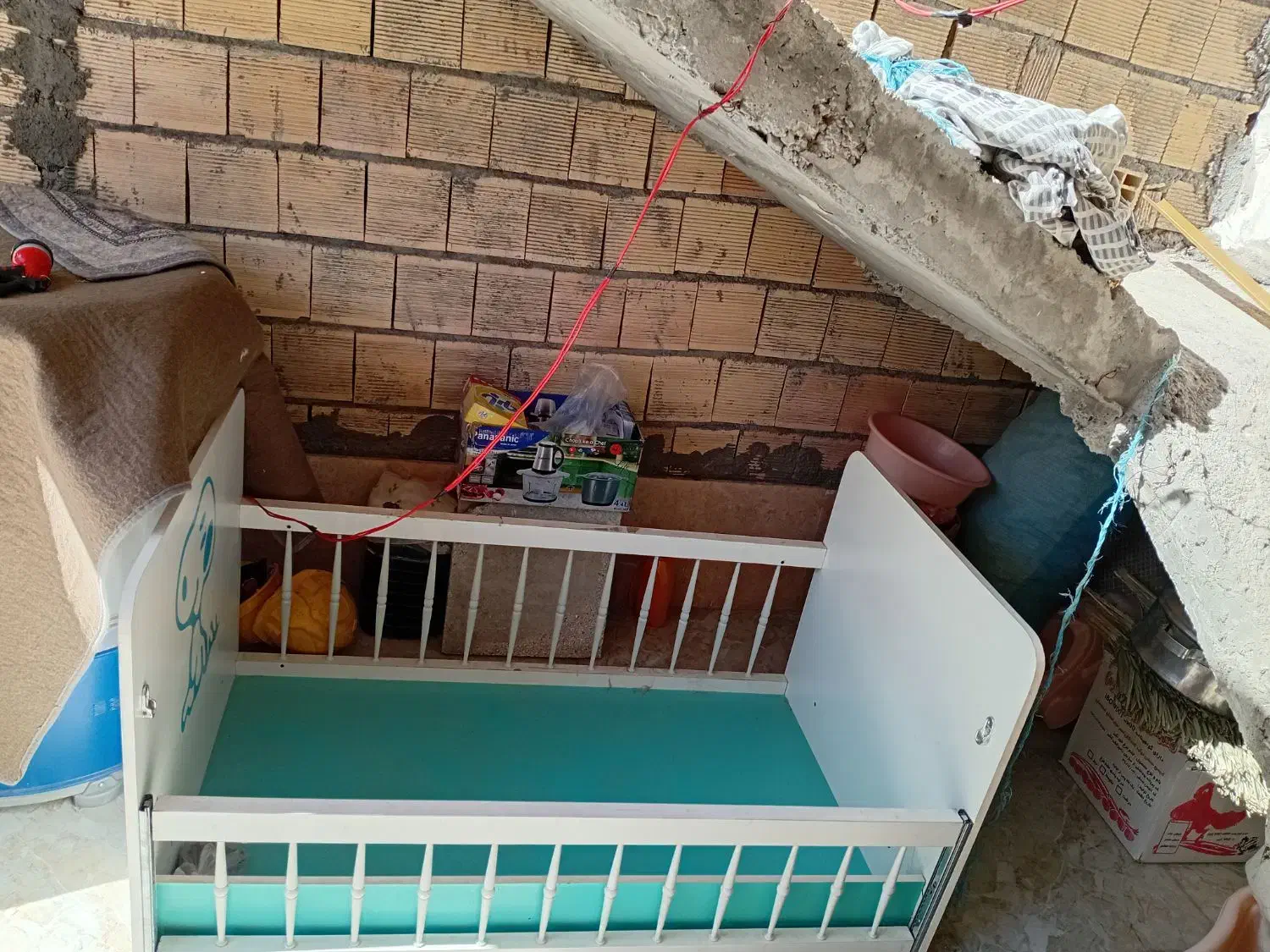 تخت و گهواره|تخت و سرویس خواب|نجفآباد, یزدانشهر|دیوار