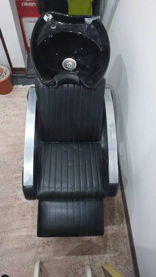 سرشور|آرایشگاه و سالن‌های زیبایی|اصفهان, عطار نیشابوری|دیوار