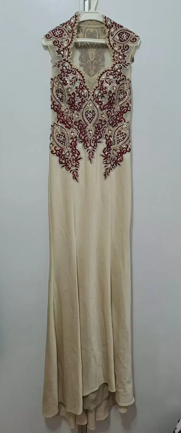 لباس و کفش مجلسی|لباس|تکاب, |دیوار