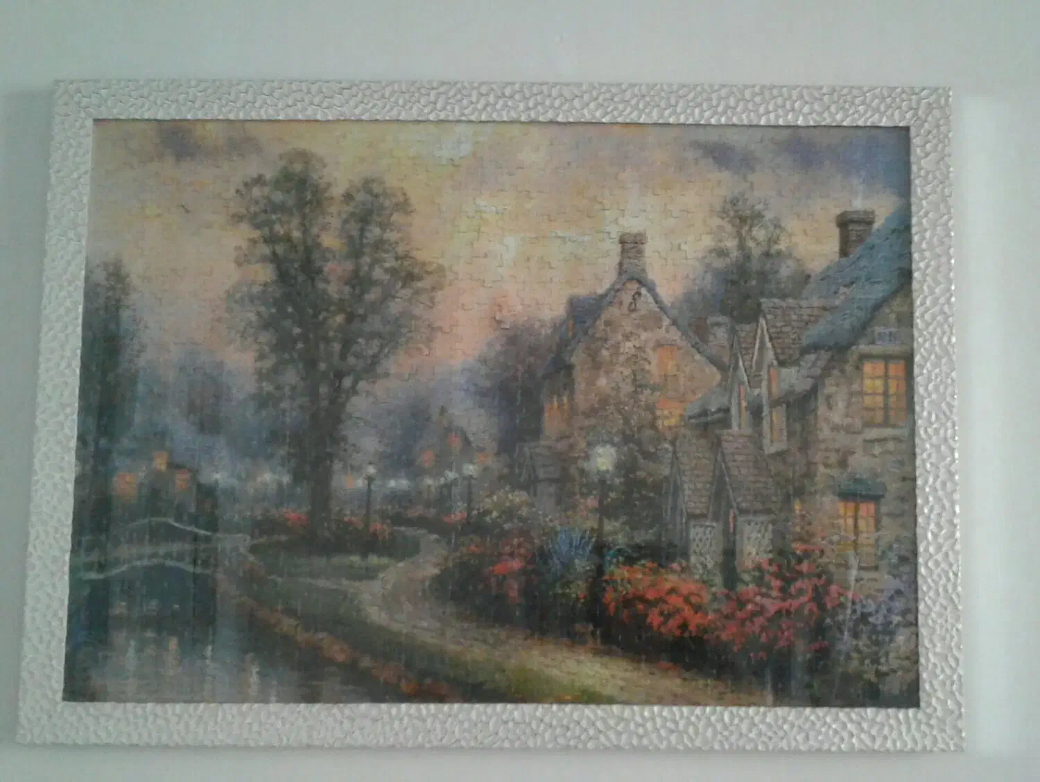 ورق بزنید|اسباب‌‌بازی|رشت, استقامت ۱|دیوار