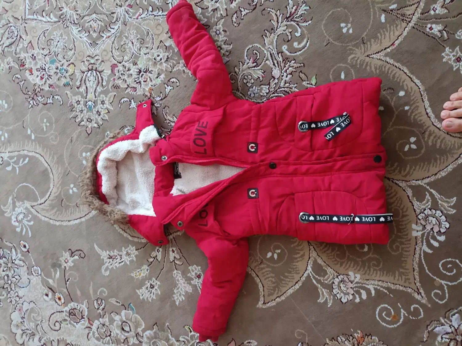 کاپشن|کفش و لباس بچه|بروجرد, |دیوار