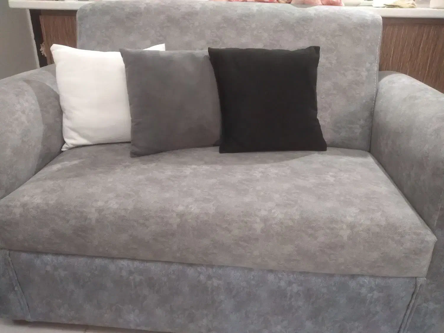 مبل راحتی ۷ نفره کاملا سالم|مبلمان خانگی و میز عسلی|سنگر, |دیوار