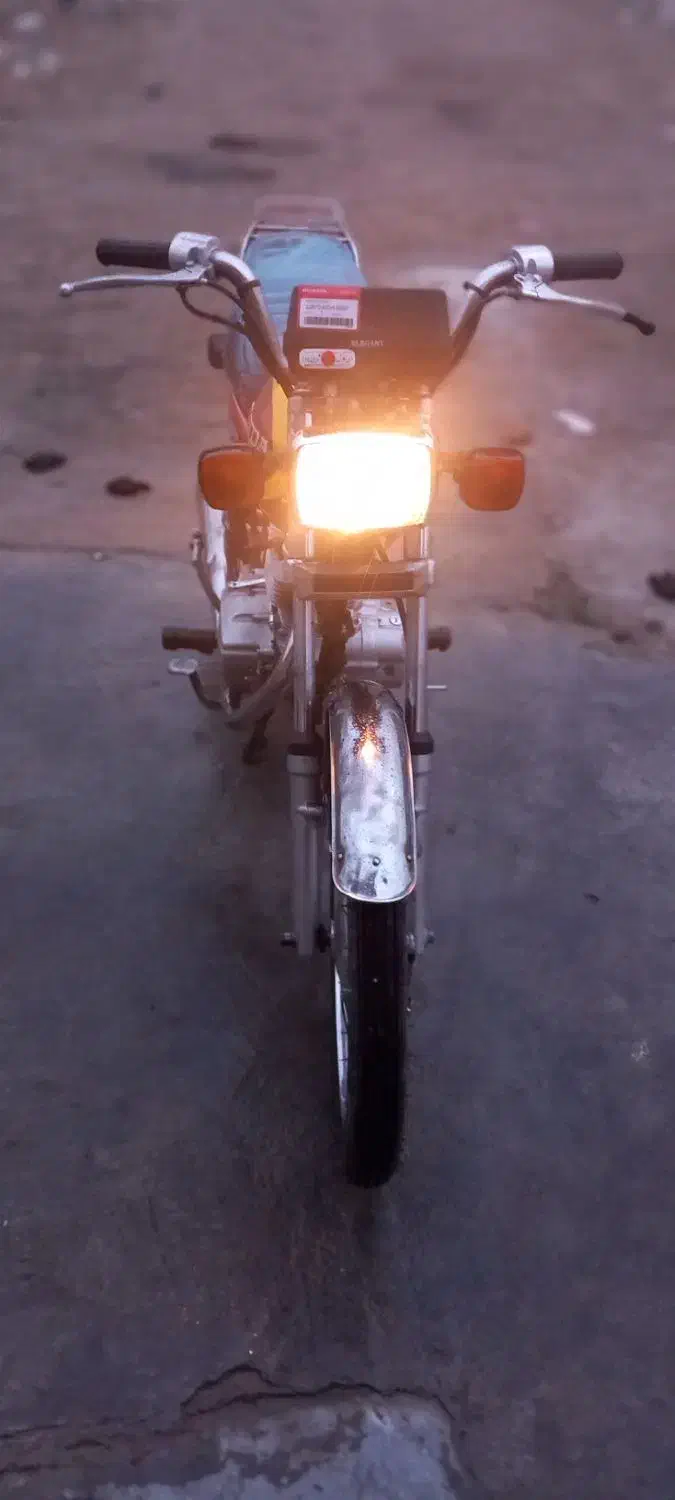 پیشتاز ۱۲۵|موتورسیکلت|بهارستان, |دیوار