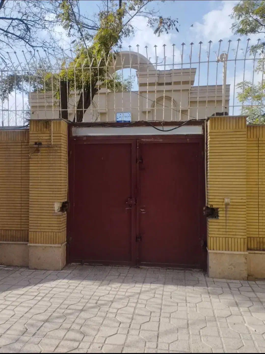 درحیاط ماشین رو عرض2/30 درطول2/20|مصالح و تجهیزات ساختمان|مشهد, شاهد (شهرک غرب)|دیوار