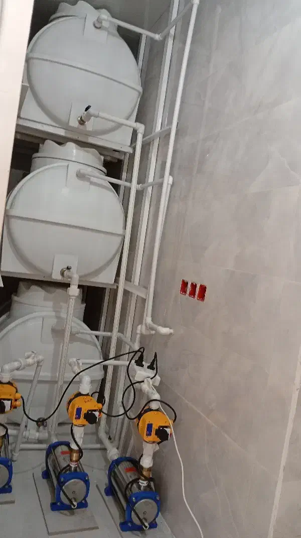 نصب پمپ و منبع و شیرآلات ... با قیمت مناسب|خدمات پیشه و مهارت|لاهیجان, شیشه گران|دیوار