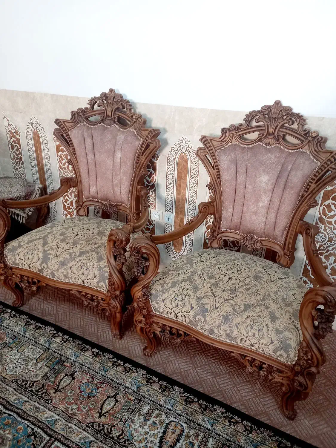 مبلمان سلطنتی|مبلمان خانگی و میز عسلی|نجف‌آباد, شیخ آباد|دیوار