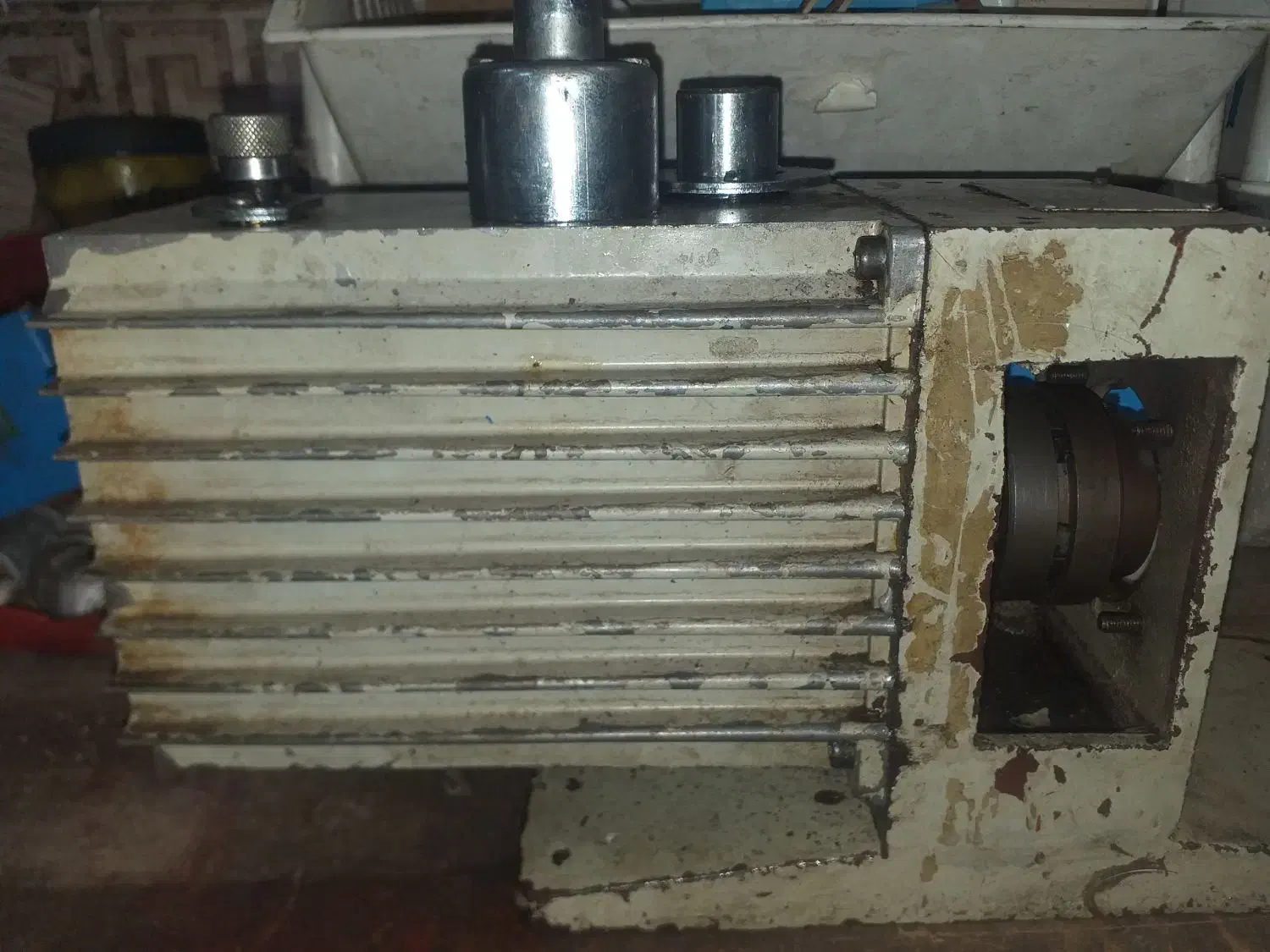 تعمیر و سرویس انواع پمپ وکیوم و کمپرسور باد|خدمات پیشه و مهارت|اصفهان, سرشبادران|دیوار