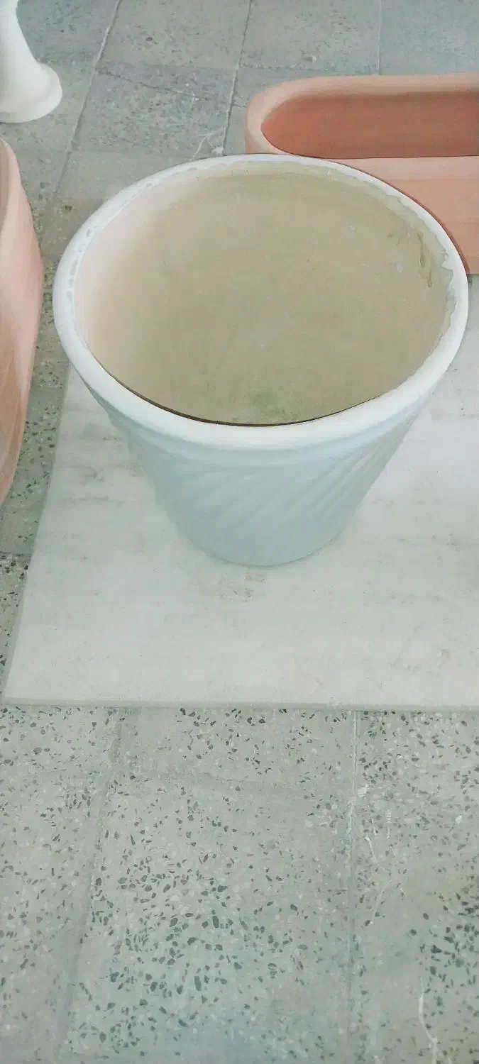 فروش انواع گلدان غول‌پیکر و تزئینی|صنایع دستی و سایر لوازم تزئینی|دره شهر, |دیوار